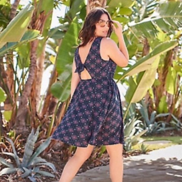 torrid 2X open back challis skater dress plus size Nagy blue 10839046 0685 - Picture 3 of 14